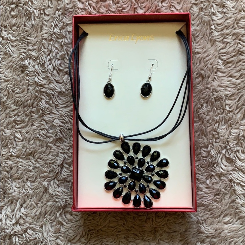 Erica Lyons Necklace & Earrings Set